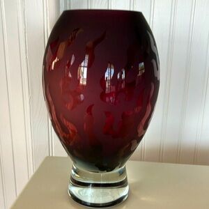 Beautiful Glass Amethyst Heavy Vase With Frosted Detail, Thick Clear Bottom
